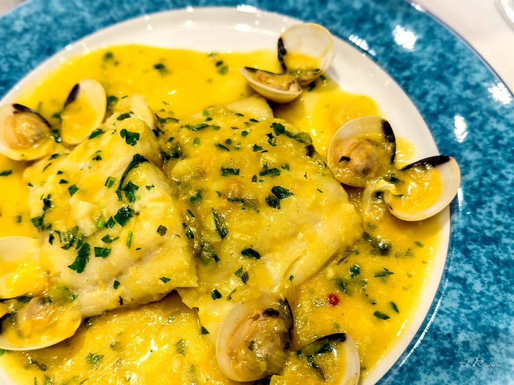 Bacalao en salsa con almejas