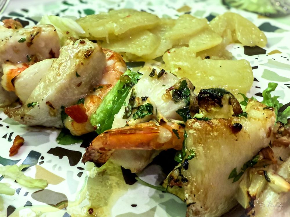 Brocheta de mero y langostinos